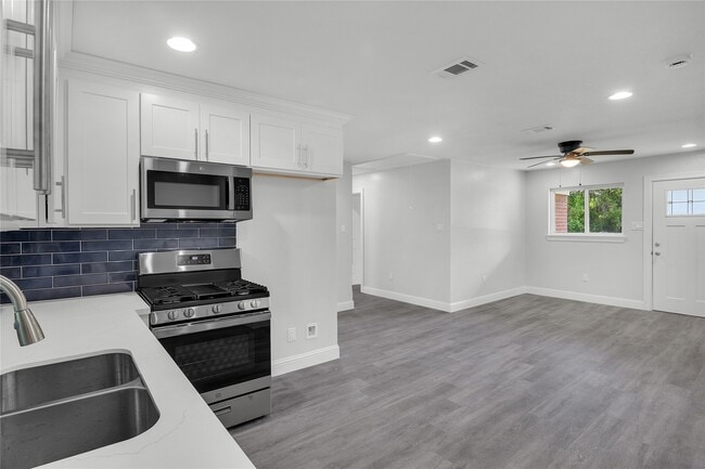 Photo - 110 Prune St