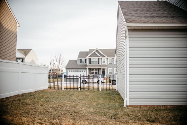 Photo - 220 Callie Dr