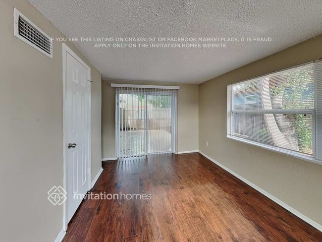 Photo - 1104 Idlebriar Way