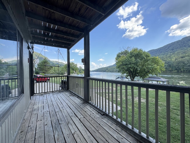 Building Photo - River Canyon