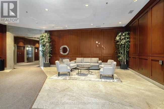 Photo - 234 Rideau St Unit 1701