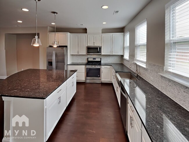 Photo - 2543 Statesville Ave