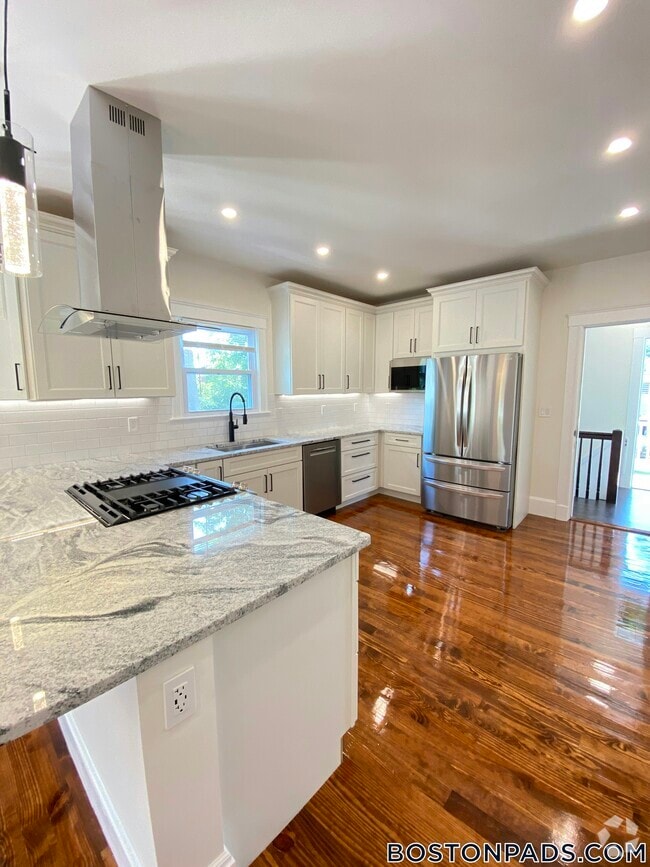Building Photo - 126 Winsor Ave Rental