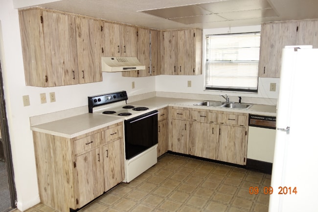 Photo - 1275 Malone Ave