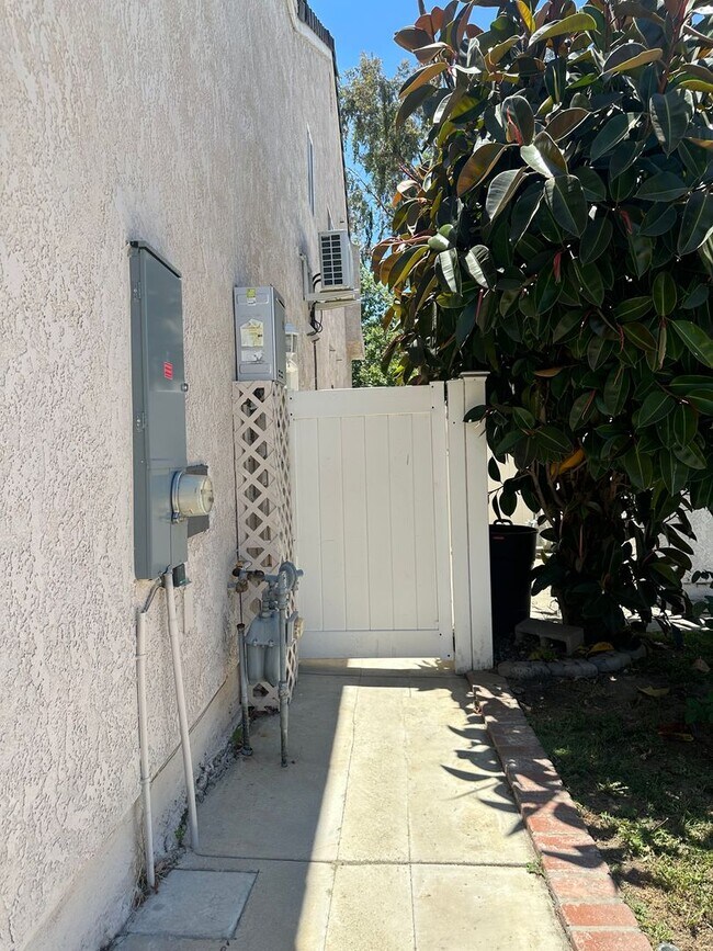 Photo - Charming 1 bedroom-ADU -Perfect Starter Home!