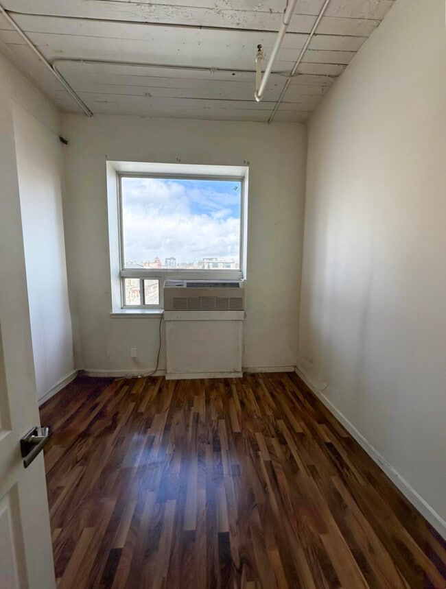 Photo - Junior One-Bedroom with Amazing Views in a... Unit 407