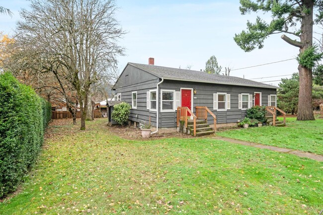 Building Photo - Half off first month's rent! Cute 2-bdrm/1-bath St. Johns duplex. Garage, new paint/carpet/fridge Unit 9848 N Willamette