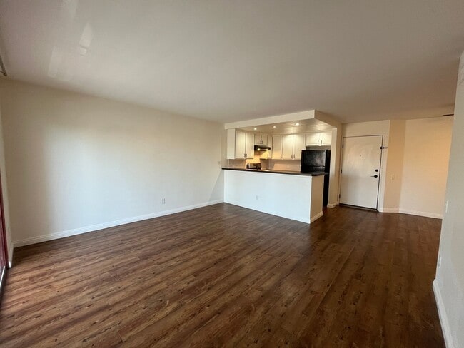 Photo - Canoga Park 2+1 w/pool + spa, gated entry + parking included!