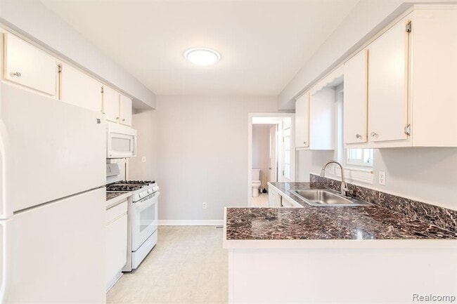 Photo - 21816 E 10 Mile Rd