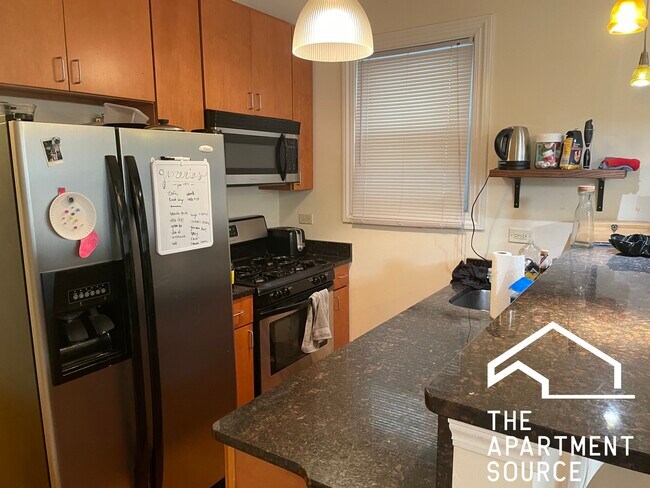 Photo - 1738 W Altgeld St Unidad 1F