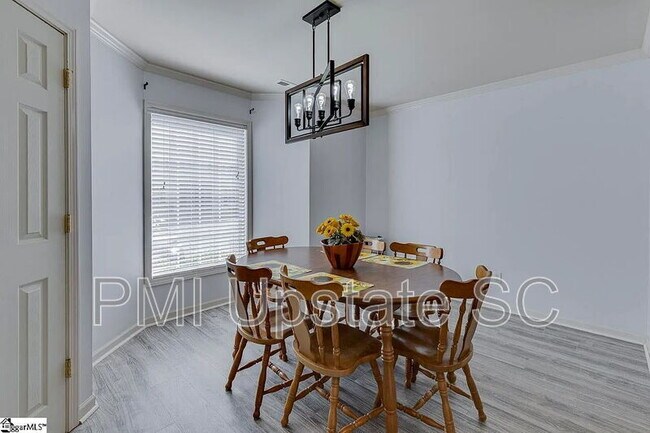 Photo - 1122 E Lee Rd