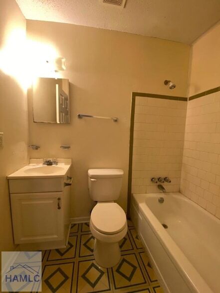 Photo - 127 Rolland St