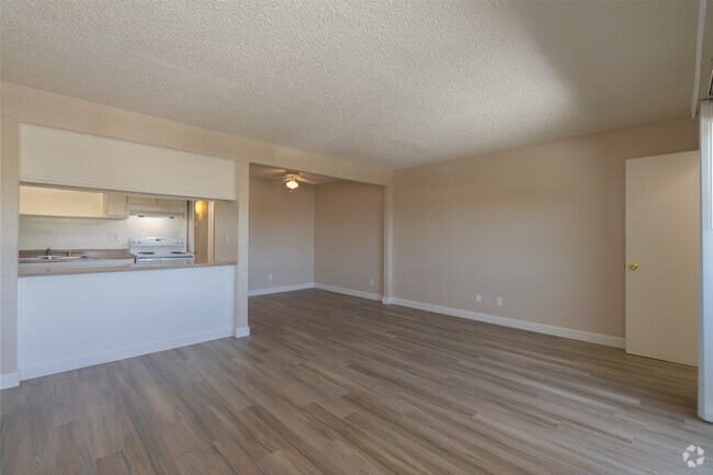 2BR, 1BA - 805 SF - Living Room