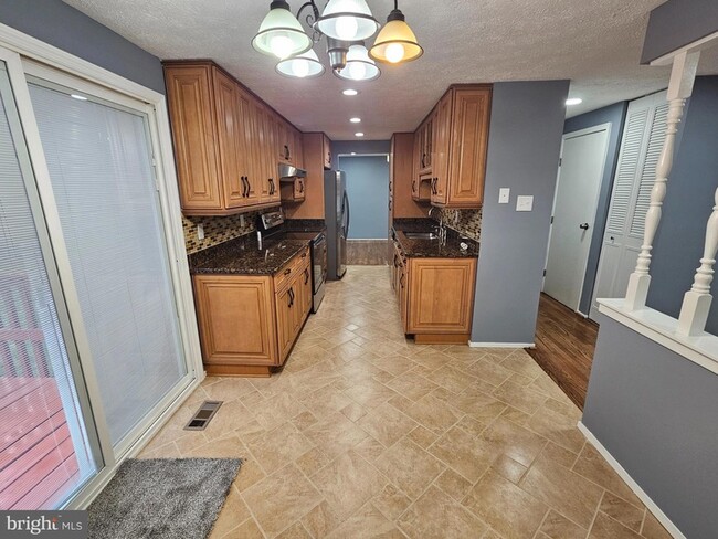 Photo - 8619 Hayshed Ln