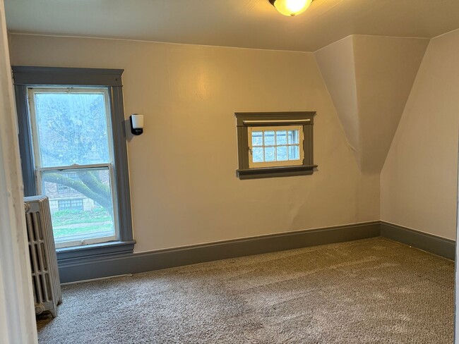 Photo - 515 W Franklin St Unit Upper