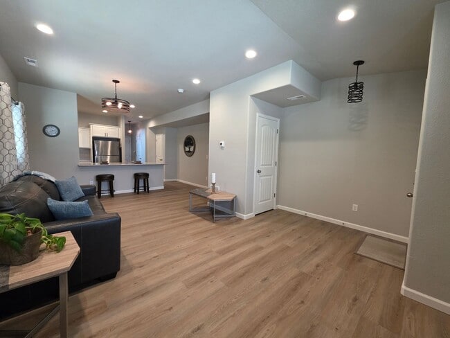 Photo - Gorgeous 2 Bed 3 bath Town Home In Lorson Ranch!!