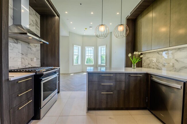 Photo - 487 Palisade Ave