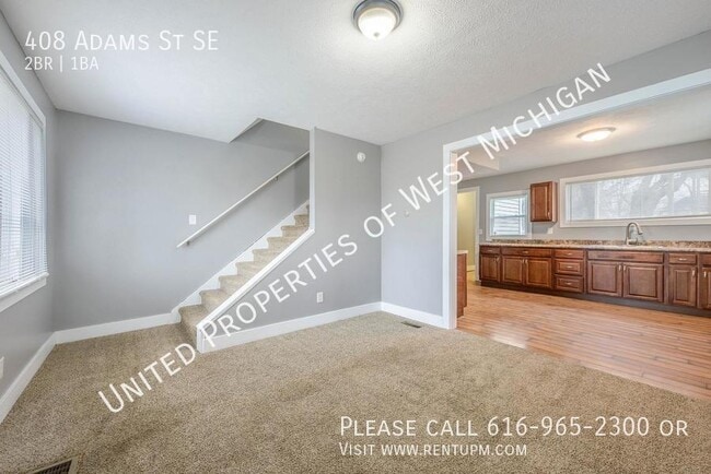 Photo - 408 Adams St SE