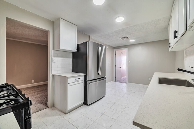 Photo - 1535 W Buckeye Rd