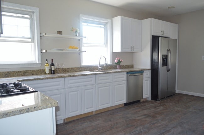 Kitchen - 100 Greaton Rd Unit 1