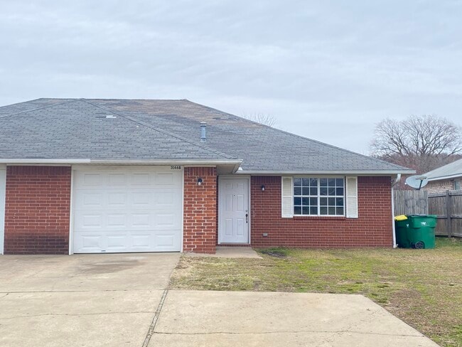 Building Photo - 3166 Singletree Ave Unit B