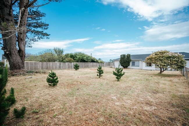 Photo - 3 Bedroom 1 Bathroom Single Family McKinleyville Home