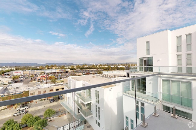 Large Balconies - Mountain View
