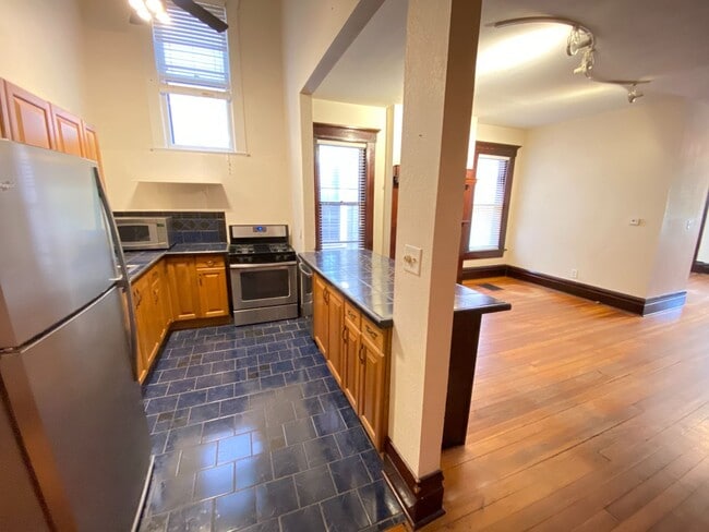 Photo - Dennison Ave 866-868 CR Unit 866