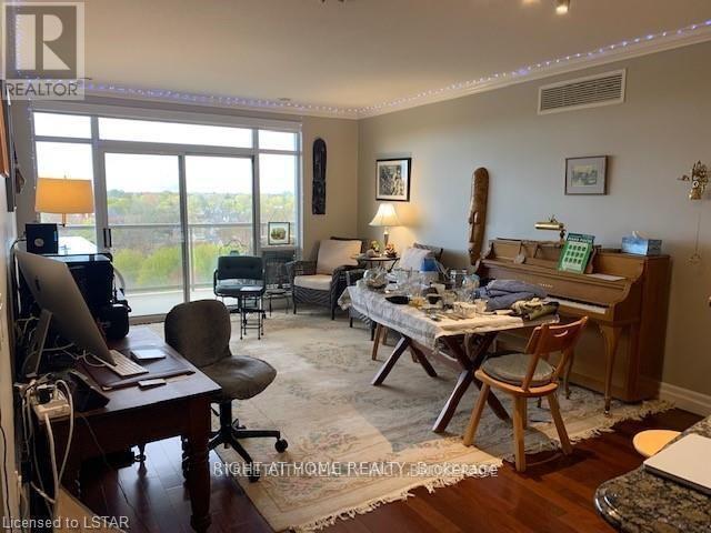 Photo - 250 Pall Mall St Unit 1001