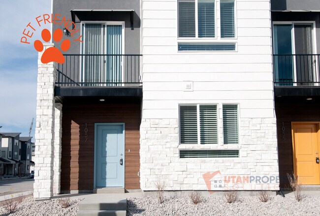 Photo - 1057 W 400 S