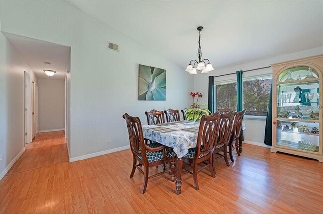 Photo - 590 Ridgewood St NW