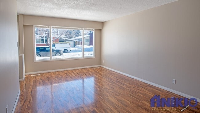 Photo - 6 O'Neil Crescent