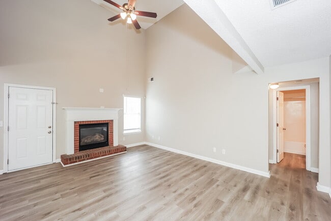 Photo - 3661 Colonnade Ct