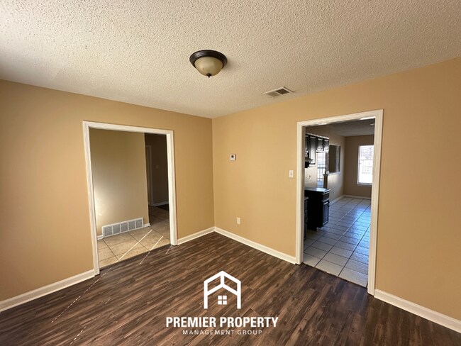 Photo - 3BR Home w/ Brick Fireplace, Garage & Fenced Yard in Memphis