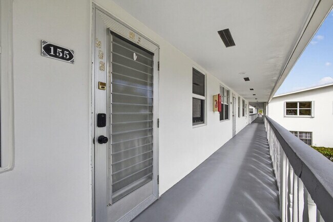 Photo - 155 Windsor G