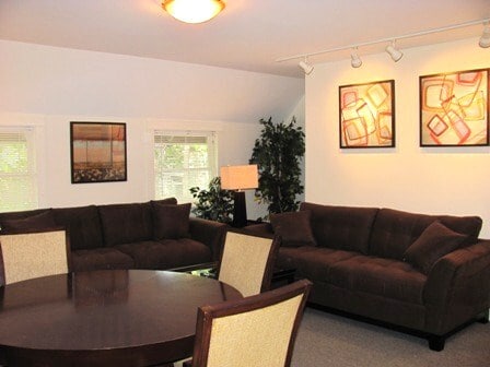 Photo - 209 Williams St