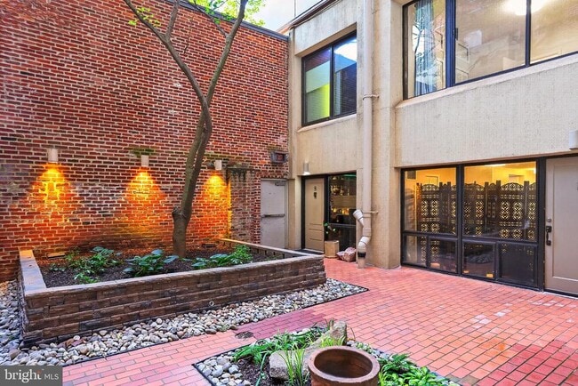 Photo - 1615 Q St NW