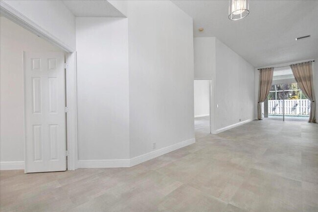970 Greenwood Rd