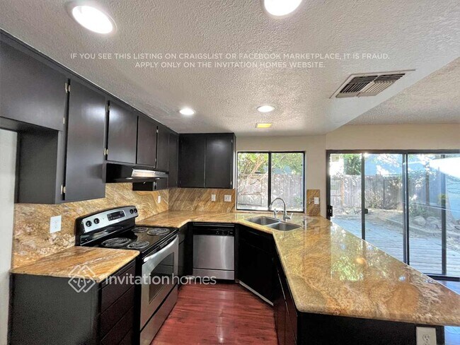 Photo - 2272 Sandcastle Way