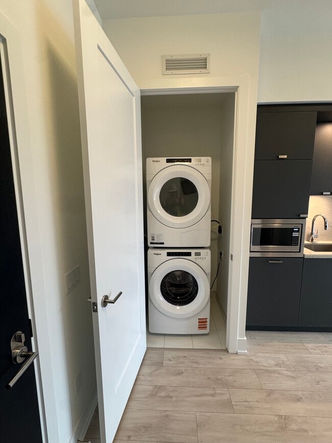 Photo - STUNNING 2 BEDROOM SUITE IN LUXURIOUS ETOB... Unit 1