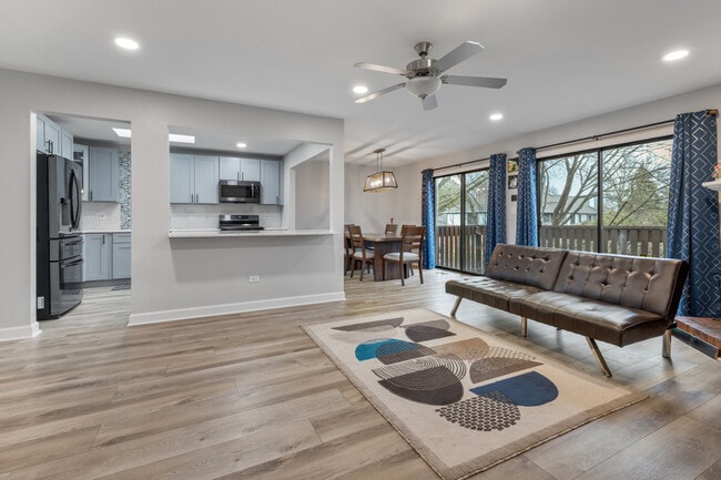 Photo - 961 Cumberland Ct Unit A2