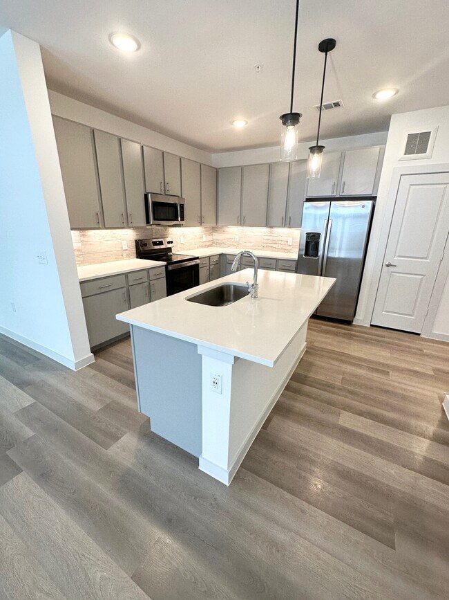 Photo - 2b/2b - Brand New Rental! W/D In-Unit - De...