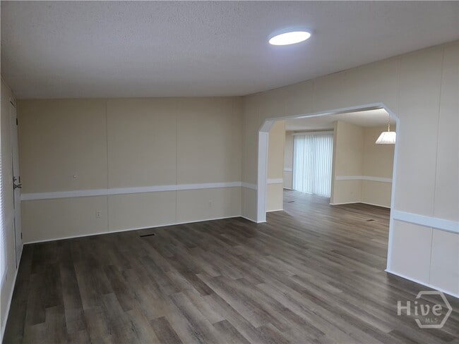 Photo - 311 Mockingbird Dr