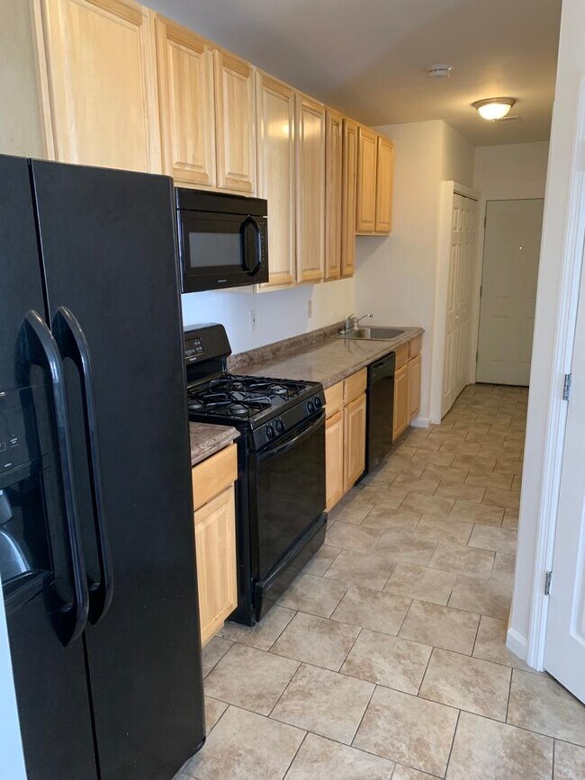 Photo - 227 Muhlenberg Pl Unit 1L