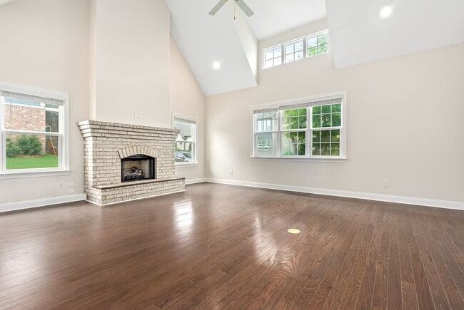 Photo - 826 Clear Spring Dr