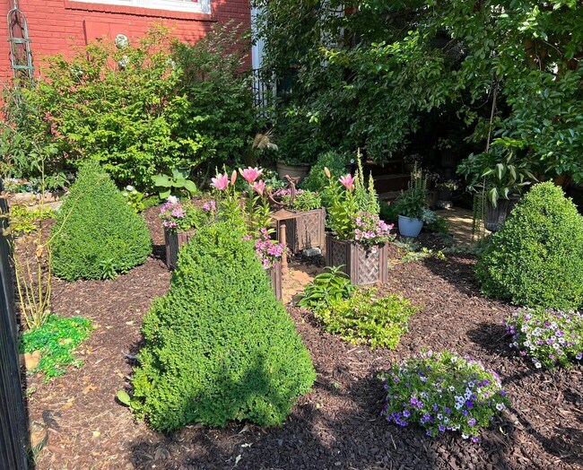 Photo - 721 12th St SE