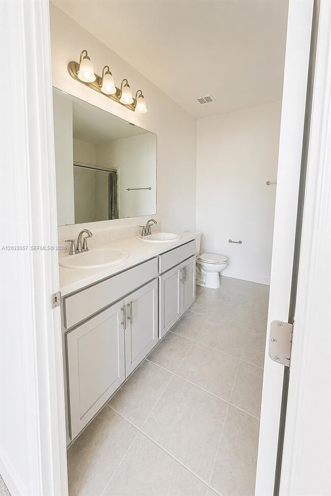 Photo - 811 Serenade St NW