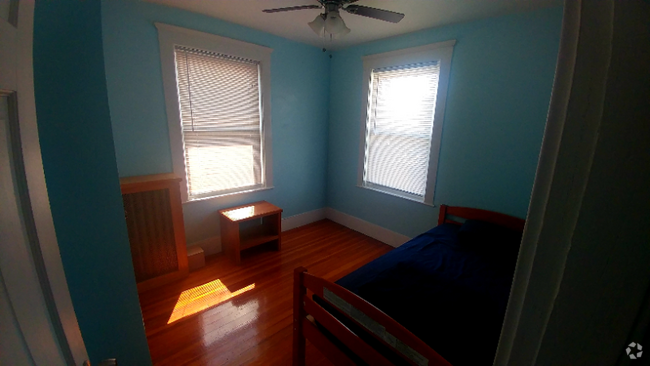 Building Photo - 44 Woodbine St Unit 1 Rental