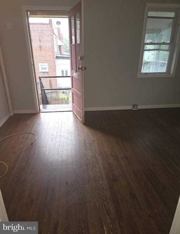 Photo - 728 W Maple Ave