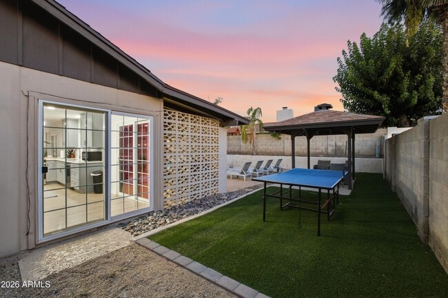 Photo - 2331 E Sunnyside Dr